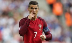 开云体育在线-东方巨龙VS费城雄鹰，北京队鏖战76人，米切尔惊艳四座