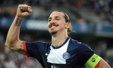 开云APP-当红色淹没深红，布鲁诺的双面战争