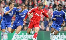 开云体育登录-巨星的光芒与团队的重锤，篮球世界里的跨越时空对话