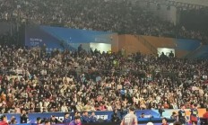 开云体育登录-铁杆球迷们齐聚赛场，见证足球盛事盛大开幕
