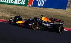 开云下载-红牛车队逆转雷诺车队，皮亚斯特里关键制胜的简单介绍