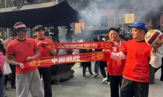 开云下载-精彩比赛引发球迷热议，欢乐如潮