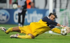 开云体育官方网站-进攻的烈焰与防守的冰霜，篮球哲学的一体两面