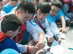 包含称西邱队若被，体全英美全大分的词条