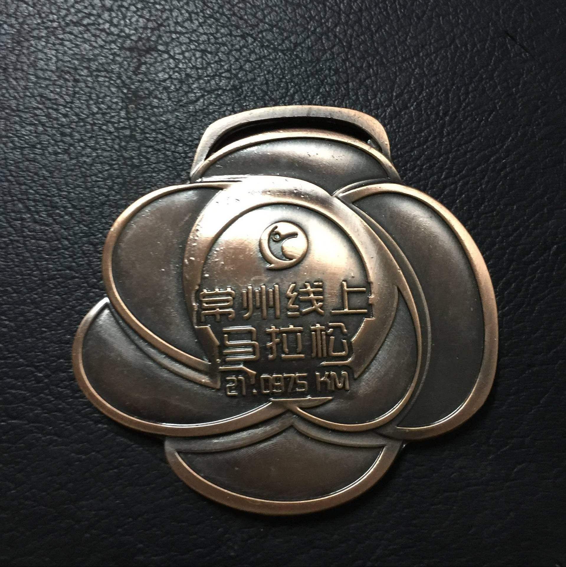 爱沙尼亚选手精湛技艺，夺得奖牌
