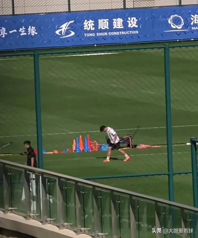 中超球队训练场外现特殊装备试验