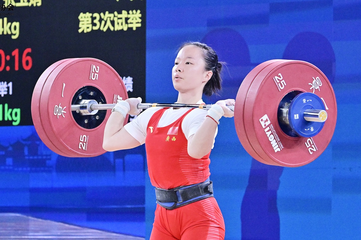 广西女篮斗志昂扬，霸气夺魁