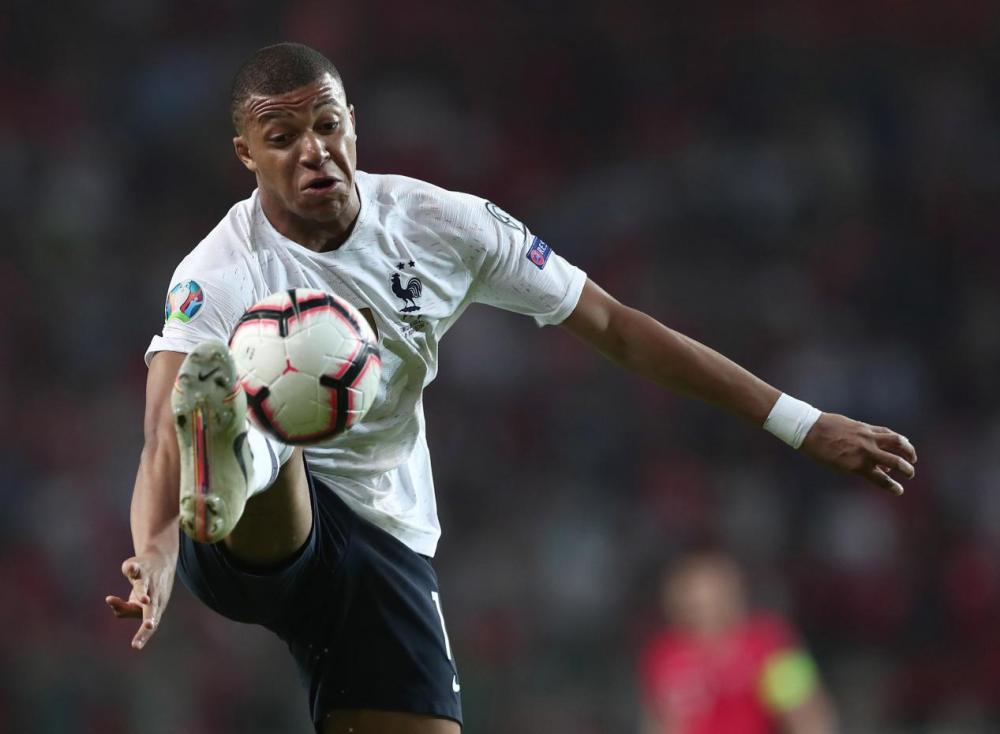 包含波黑队在客场不敌法国队，遗憾告负的词条