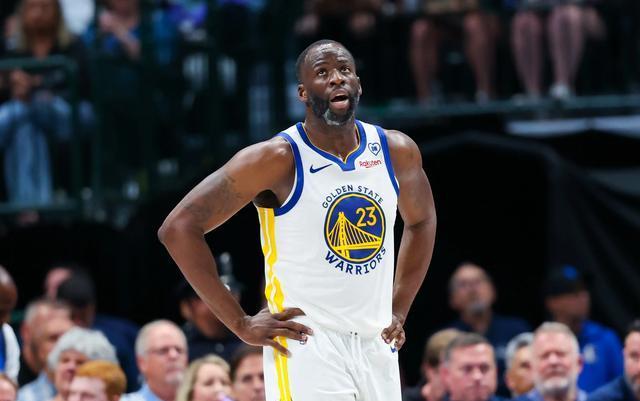 球员表现可谓神勇，篮球比赛悬念重重！的简单介绍