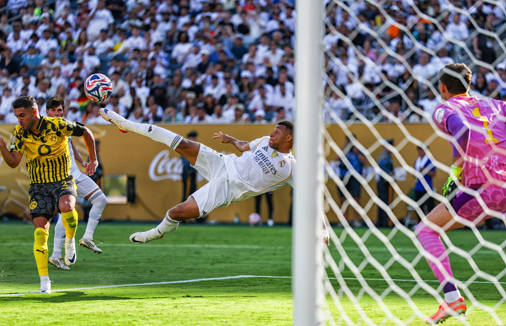 国际足球豪门将在场上展开对决！