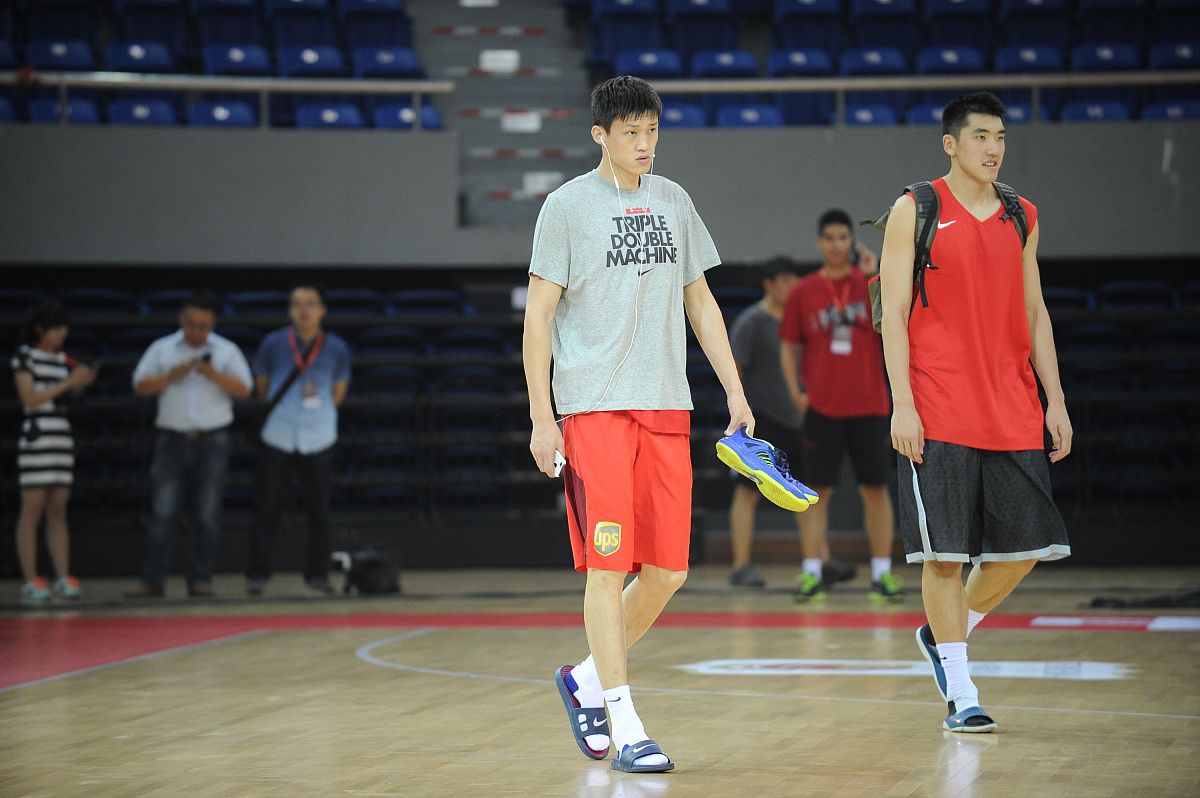 著名球星在关键比赛中大放异彩 著名球星在关键比赛中大放异彩