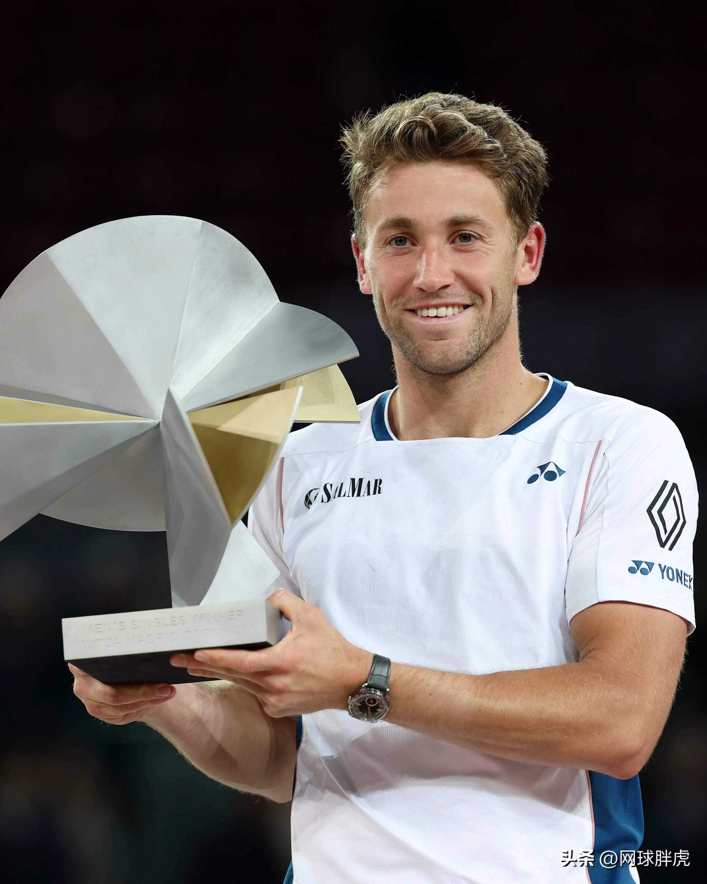 包含温网碾压法网，鲁德状态火热的词条