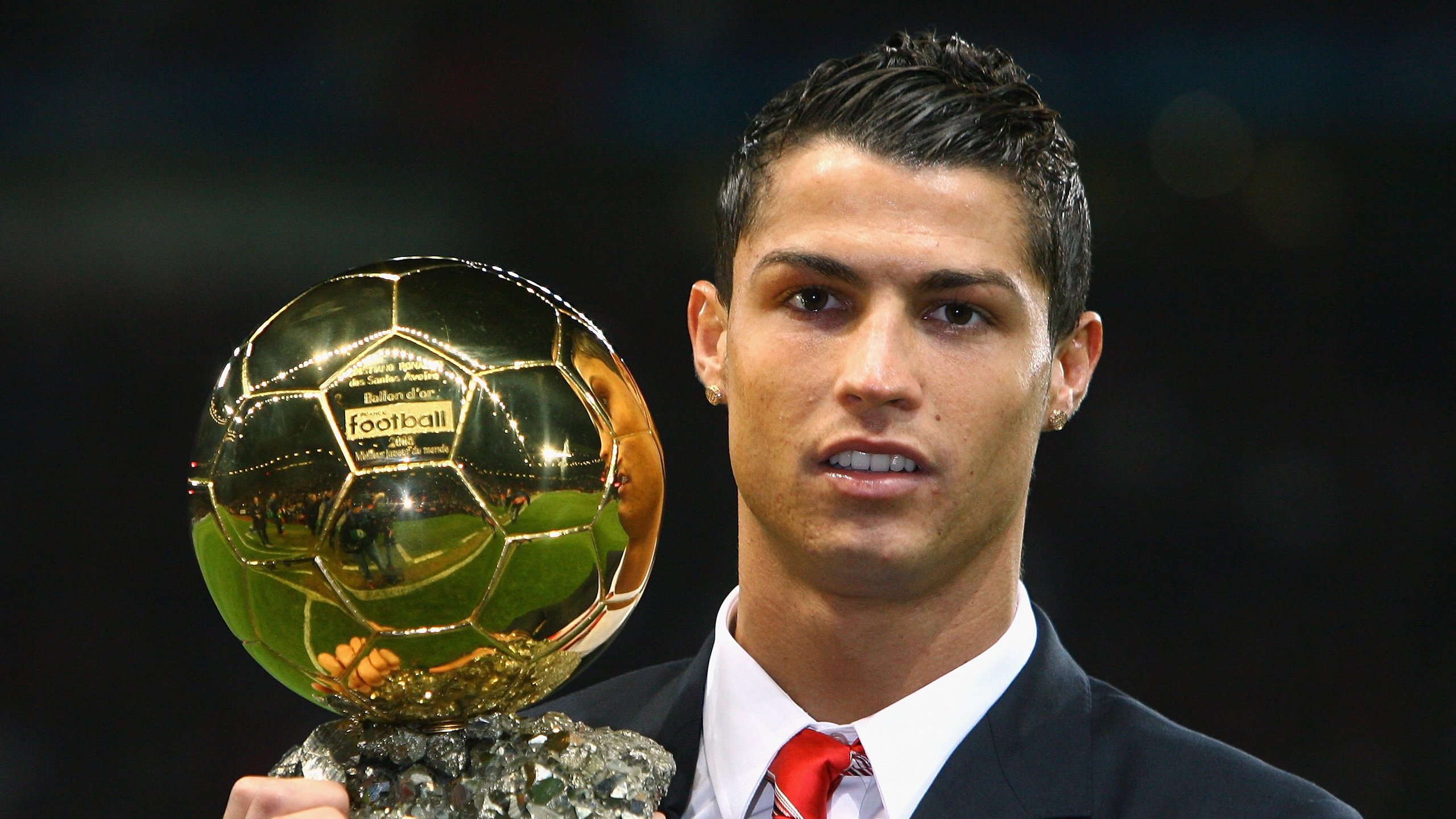 当法则遇见火焰，加纳用足球的原始魔法击败红牛的精密机器